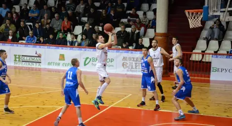 Местни таланти плюс двама с опит в мъжкия баскетболен &bdquo;Дунав&ldquo;