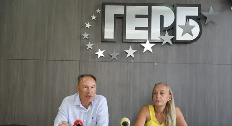 Бедрос Пехливанян и Наталия Кръстева.               Снимка: ГЕРБ