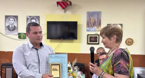 Пенчо Милков поздрави Пенсионерски клуб "Надежда" в Николово за юбилея му Пенчо Милков поздрави Пенсионерски клуб "Надежда" в Николово за юбилея му