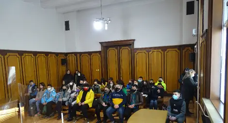 Две паралелки от СУ &bdquo;Христо Ботев&ldquo; посетиха Съдебната палата в Русе /галерия/