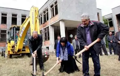 Коприната отваря 4000 работни места във Врачанско Коприната отваря 4000 работни места във Врачанско