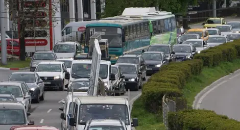 Слънце, горещина и 70 градуса в колата! Как да шофираме през лятото? Слънце, горещина и 70 градуса в колата! Как да шофираме през лятото?