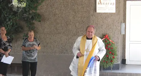 Монсеньор Петко Христов открива конференция за 370-ата годишнина на Никополска епархия Монсеньор Петко Христов открива конференция за 370-ата годишнина на Никополска епархия