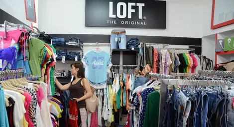 Магазин &bdquo;Колинс&ldquo; празнува рожден ден със стоки на доставни цени