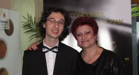 Николай Димитров с Даниела Кюркчиева след поредния фурор в Бакъу.                                                                    Снимка: &bdquo;Утро&ldquo;