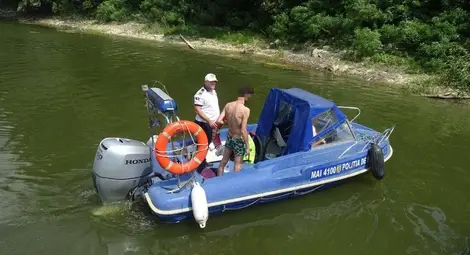 Иранец едва не се удави в Дунав на път за Западна Европа