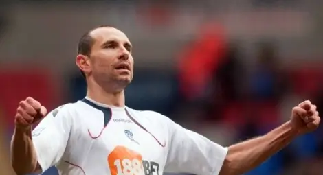 Мартин Петров подписва с ЦСКА Мартин Петров подписва с ЦСКА