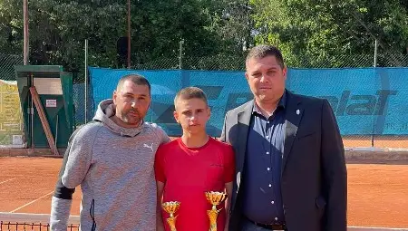 Алекс Митев с две държавни титли на домашен корт