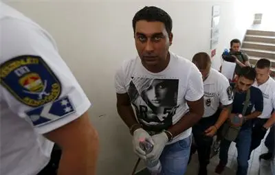 Ломският Митьо Крика карал камиона ковчег с бежанците