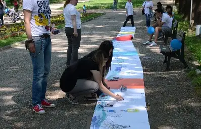 20-метрова рисунка показа как деца си представят кея