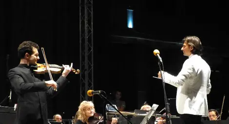 С фойерверки в ритъма на &bdquo;Звездни войни&ldquo; Фортисимо фест озари небето над Русе