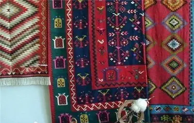 Даряват чипровски килим на папа Франциск