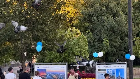 Фотоизложбата &bdquo;По река Дунав от Голямата до Малката Виена&ldquo; беше открита от велоприключенците &bdquo;Slow Riders&ldquo; на площад &bdquo;Свобода&ldquo; в Русе