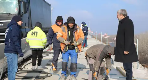 Над 40% от бетонните панели от ремонтиращия  се участък на Дунав мост вече са подменени