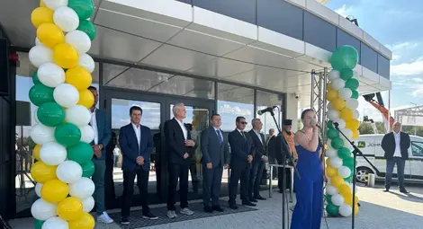 Кметът Пенчо Милков и ръководството на „Мегатрон“ откриха модерния комплекс на компанията в Мартен Кметът Пенчо Милков и ръководството на „Мегатрон“ откриха модерния комплекс на компанията в Мартен