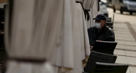 Новото 10-дневно затваряне влиза в сила на национално ниво