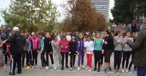 212 ученици стартираха  в крос „Баба Тонка“