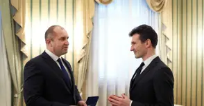 Виртуозът Светлин Русев получи  почетния знак на президента