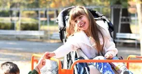 Ruse GO дарява на Общината 4 люлки за деца с увреждания