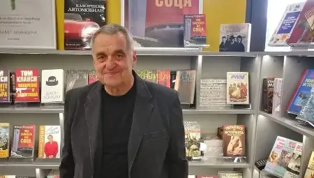 Калин Тодоров първо в Русе представя  новата си книга &bdquo;Зад стената на прехода&ldquo;