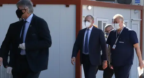 Радев към депутатите: Кръгом и бегом към март, дарете си и мартенските заплати Радев към депутатите: Кръгом и бегом към март, дарете си и мартенските заплати