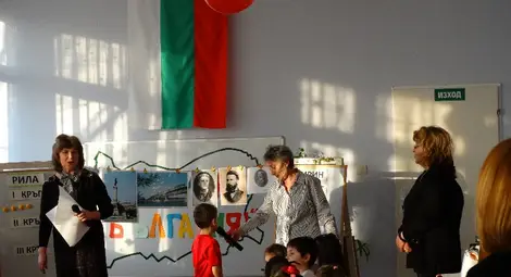 Урок по родолюбие изнесоха  деца от "Червената шапчица"