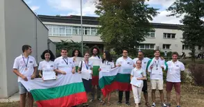 Десетокласничка от Европейското с два медала за тима по лингвистика