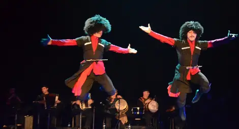 „Летящите грузинци“ смаяха на два пъти публиката в Доходното „Летящите грузинци“ смаяха на два пъти публиката в Доходното