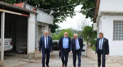 Министърът на здравеопазването доц. Силви Кирилов&nbsp;посети УМБАЛ &bdquo;Медика-Русе&ldquo; и Центъра за психично здраве