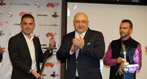 Защо само &bdquo;Дунав&ldquo; страда от меча на Черния рицар?