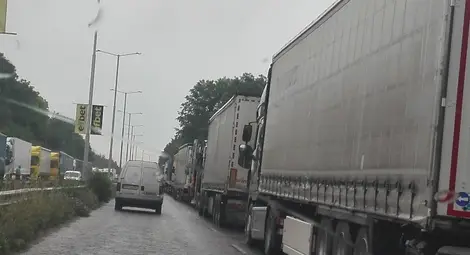 Втори буферен паркинг ще топи опашките на Дунав мост