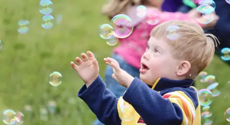 47 усмивки показват непознатия образ на хората със Синдром на Даун 47 усмивки показват непознатия образ на хората със Синдром на Даун