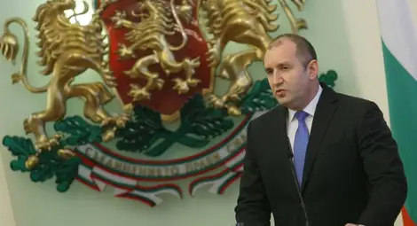 Радев: Основите на българската демокрация са сериозно застрашени