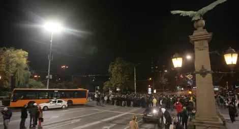 Такси гори на бул. "Цариградско шосе" в столицата