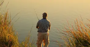 Въдичари отнасят глоби за риболов по време на забрана