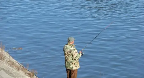 Кеят спасява русенските рибарите по време на забраната