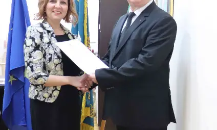 Две емблематични русенски училища отбелязават годишнини от създаването си Две емблематични русенски училища отбелязават годишнини от създаването си