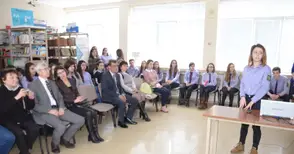 Гимназисти представиха паметници на героите от Руско-турската война