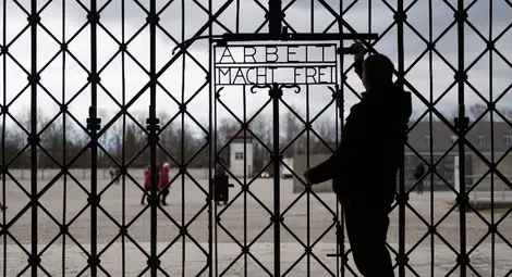 Върнаха в Дахау портата с надписа „Трудът те прави свободен“ /галерия/ Върнаха в Дахау портата с надписа „Трудът те прави свободен“ /галерия/