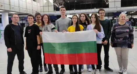 Двама млади русенци в националния отбор за Международната олимпиада по астрономия в Китай Двама млади русенци в националния отбор за Международната олимпиада по астрономия в Китай