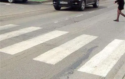 73-годишен шофьор блъсна 79-годишна жена на зебра 73-годишен шофьор блъсна 79-годишна жена на зебра