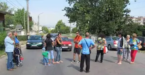 Собственици на жилища в АОНСУ принудени да спят на улицата