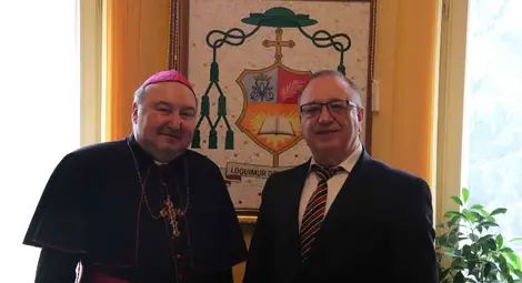 Монсеньор Страхил Каваленов: Нека благодатта на Рождество остане за всички нас и да донесе мир, братство, радост и повече добрина