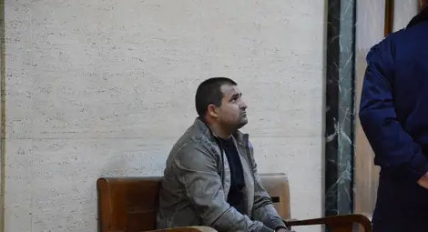 31-годишно муле мина условно за контрабанда на прекурсори