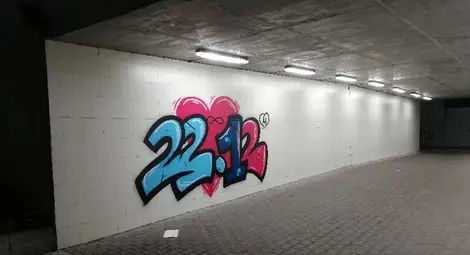 Подлезът отново е ошарен с драсканици и опити за графити изкуство и въпреки камерите &bdquo;художниците&ldquo; остават неизвестни.  Снимка: &bdquo;Утро&ldquo;