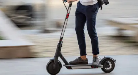 Общината плаща 35 000 лева обезщетение на свой служител за инцидент с тротинетка