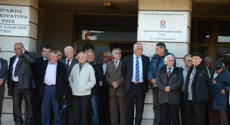 94-годишен милиционер приветства полицията за празника на МВР