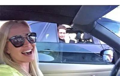 Джерард Бътлър флиртува с нашенка в задръстване