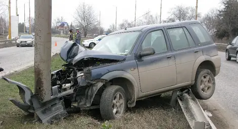 Диабетичен припадък предизвика тежък удар на бул. &bdquo;България&ldquo;