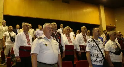 Областният управител и кметът дадоха началото на провеждащия се  в Русе преглед на любителското художествено творчество и фестивал  на духовите оркестри на Сухопътните войски